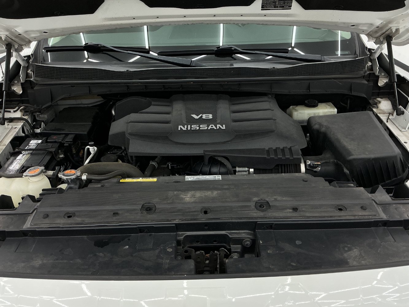 Used 2019 Nissan Titan SV AWD/4WD image 40