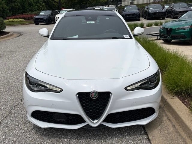 Used 2023 Alfa Romeo Giulia Ti AWD/4WD image 3