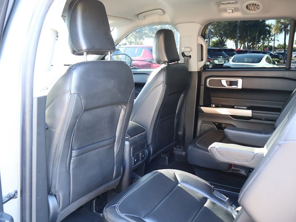 Used 2023 Ford Explorer XLT w/ Equipment Group 202A RWD image 33