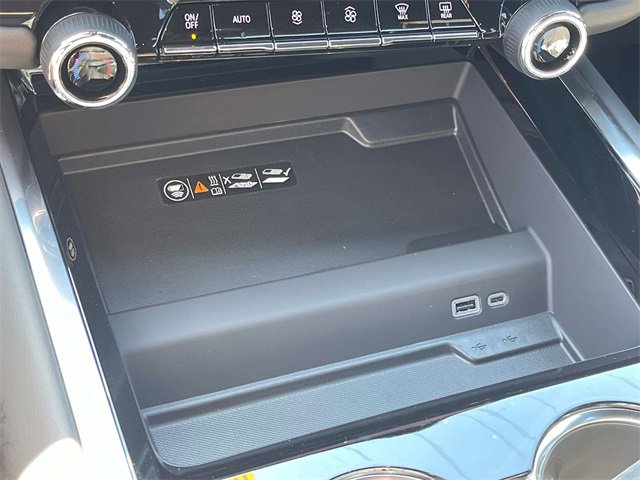 New 2026 Chevrolet Suburban Z71 w/ Z71 Off-Road Package image 32