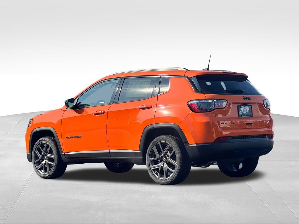New 2026 Jeep Compass Latitude AWD/4WD image 5