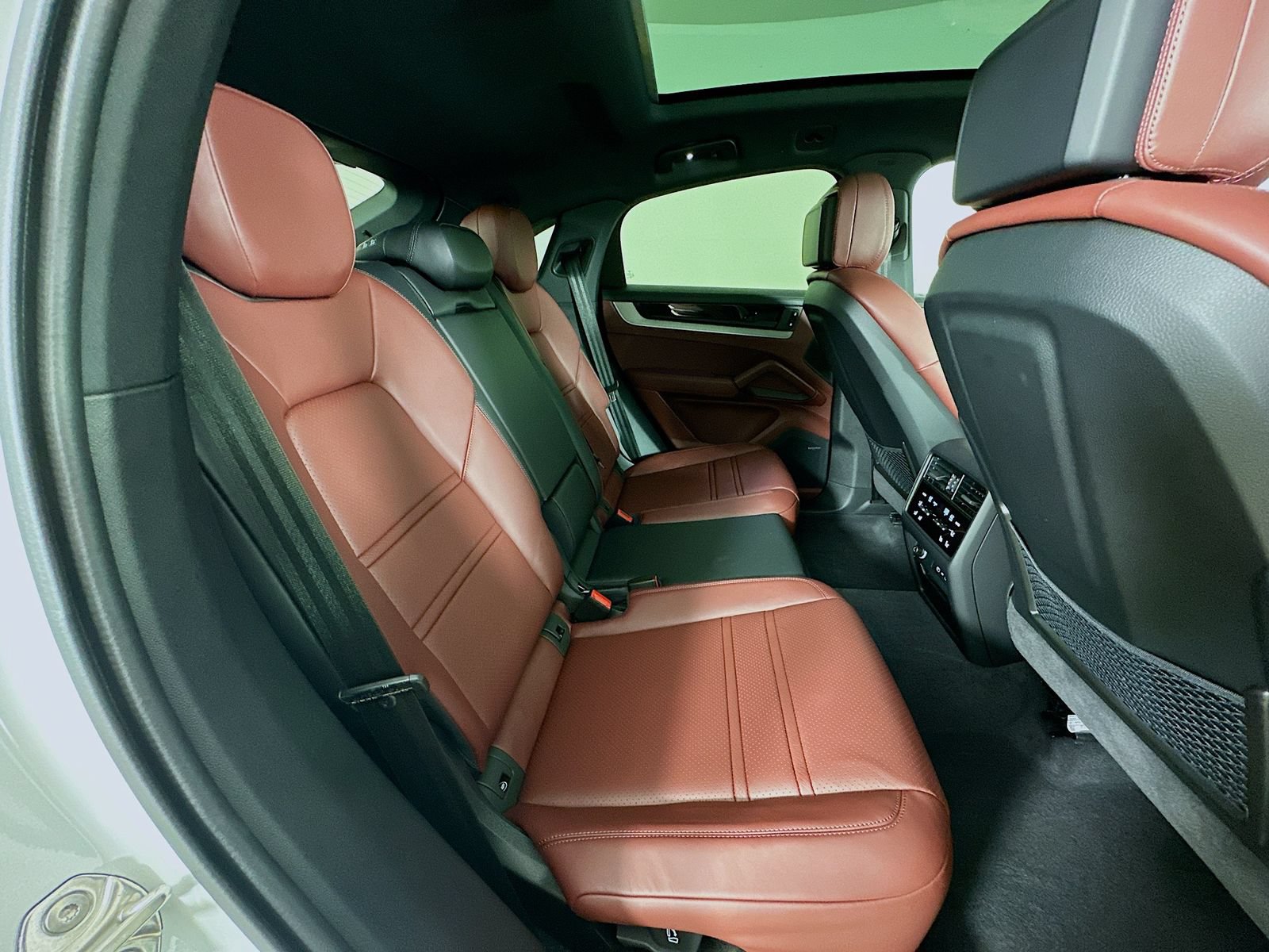 New 2026 Porsche Cayenne Coupe AWD/4WD image 41