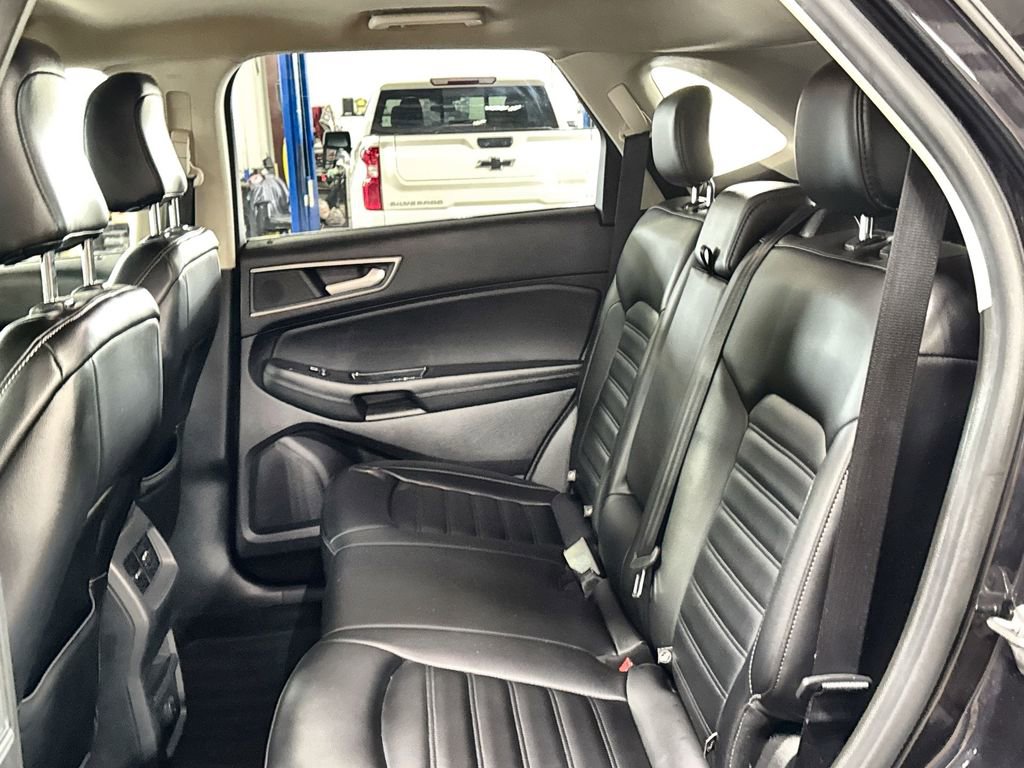 Used 2020 Ford Edge SEL image 24