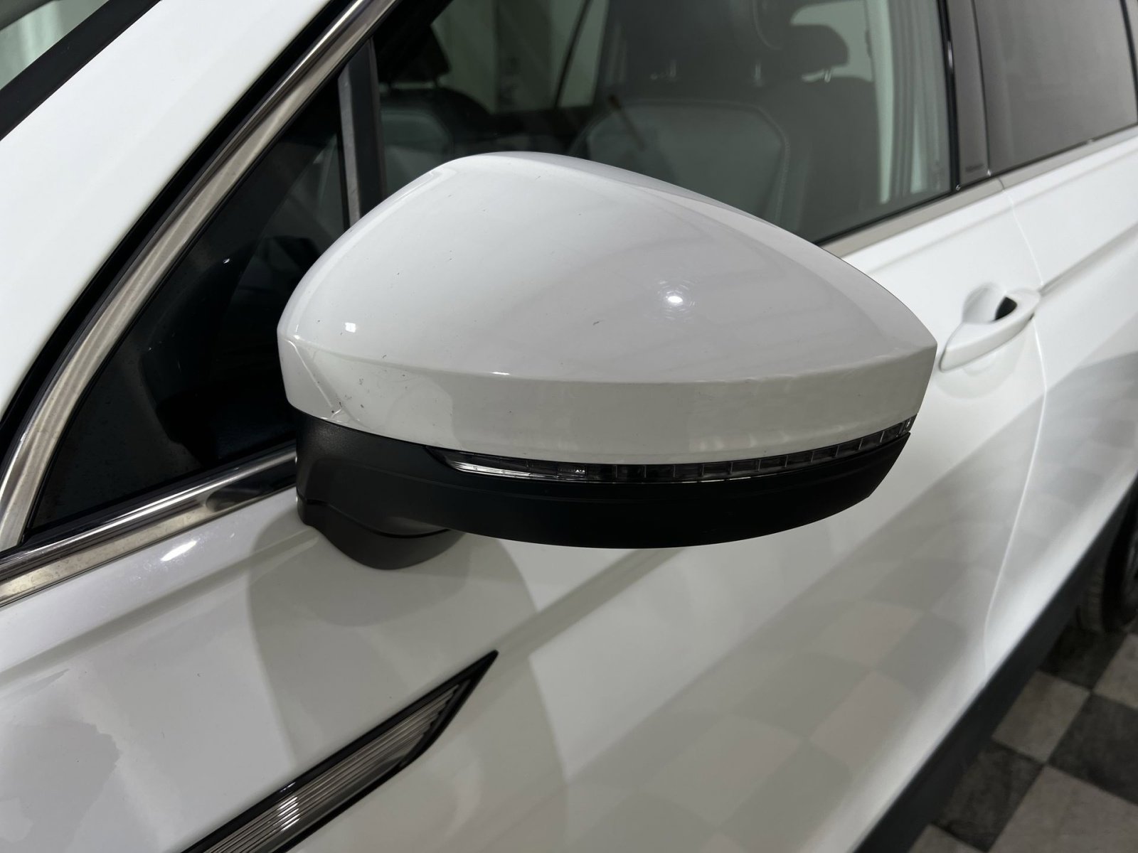 Used 2024 Volkswagen Tiguan SE FWD image 15