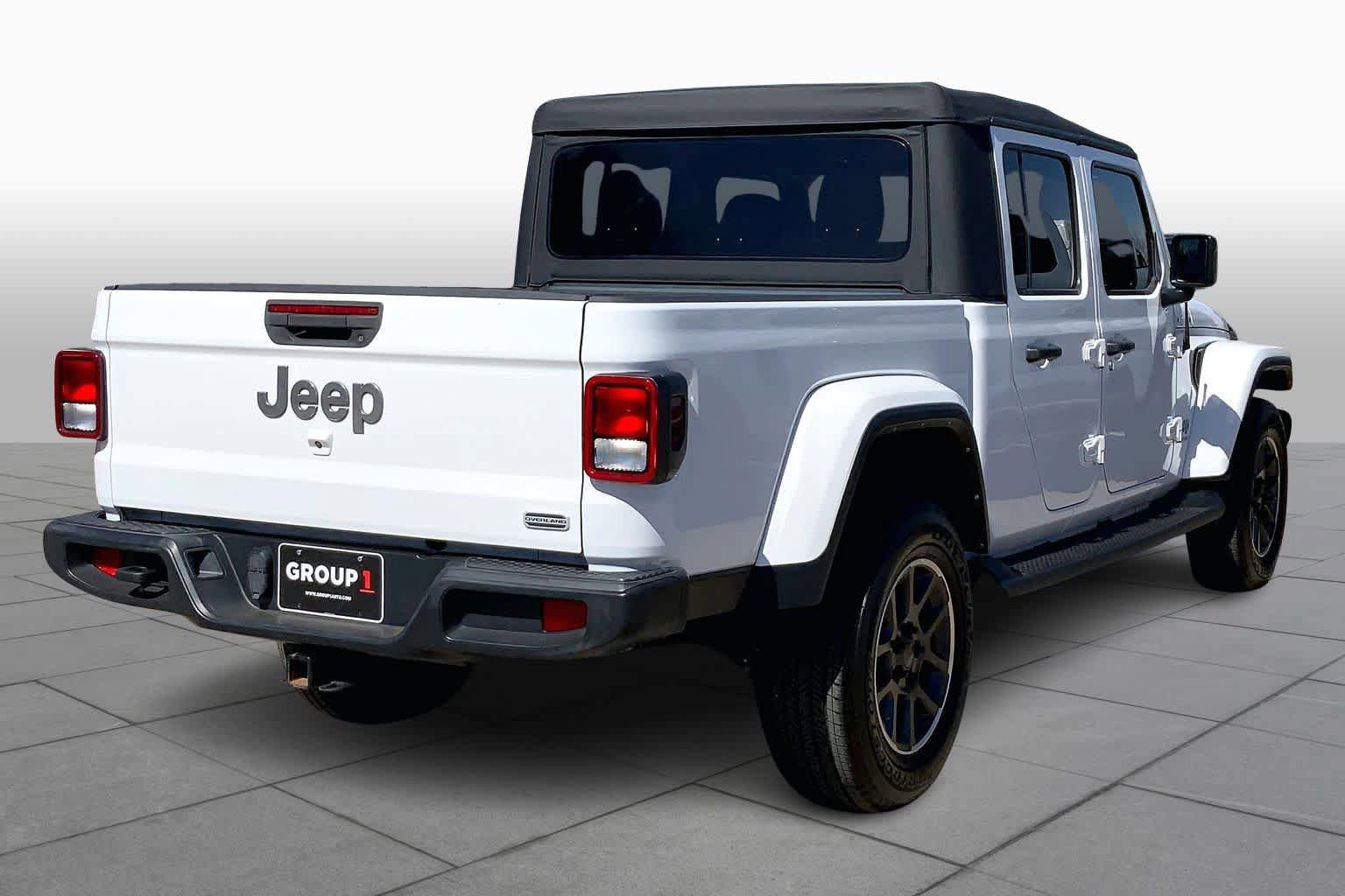 Used 2022 Jeep Gladiator Overland w/ Trailer Tow Package AWD/4WD image 13