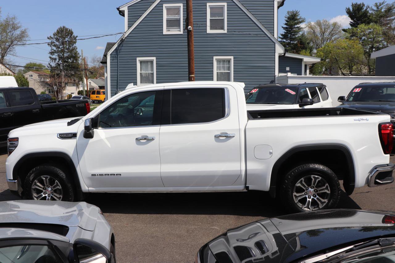 Used 2025 GMC Sierra 1500 SLT AWD/4WD image 2
