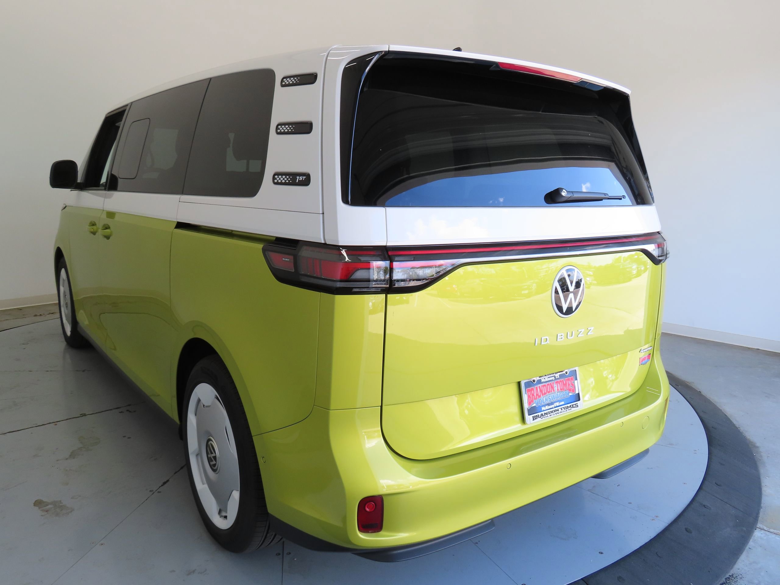 New 2025 Volkswagen ID. Buzz 1st Edition image 7