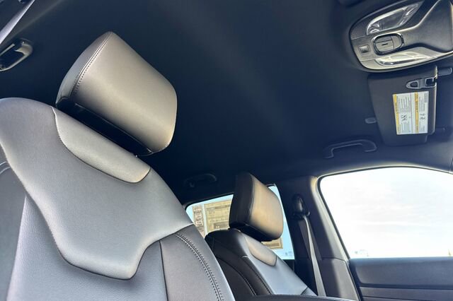 New 2026 Jeep Compass Limited image 14