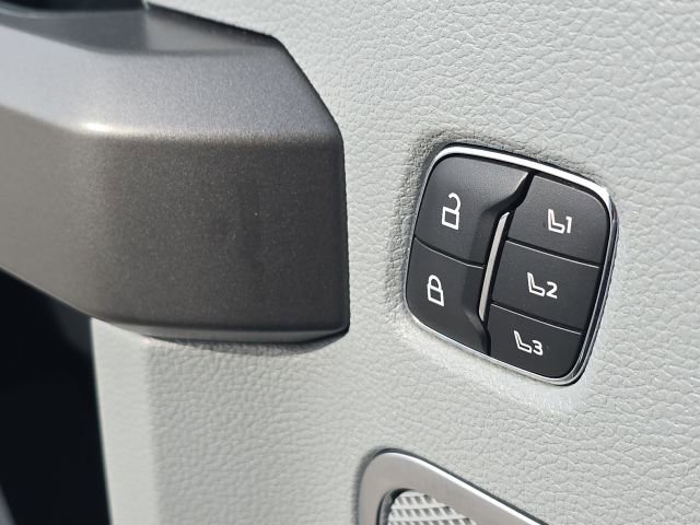 Used 2022 Ford F450 Limited w/ FX4 Off-Road Package image 26
