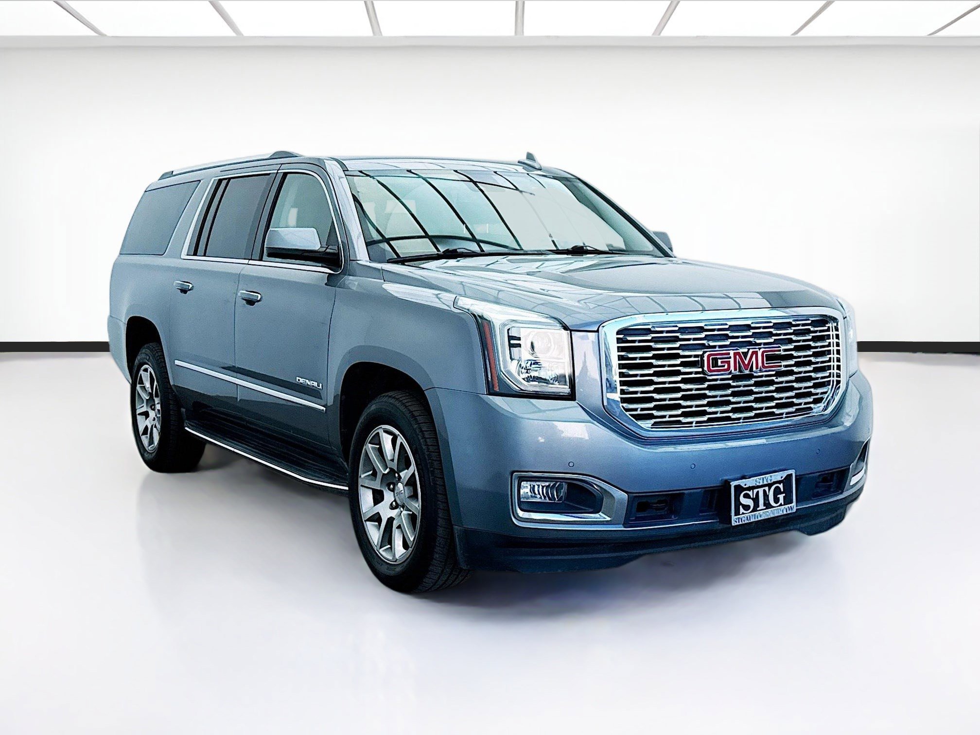 Used 2020 GMC Yukon XL Denali image 3