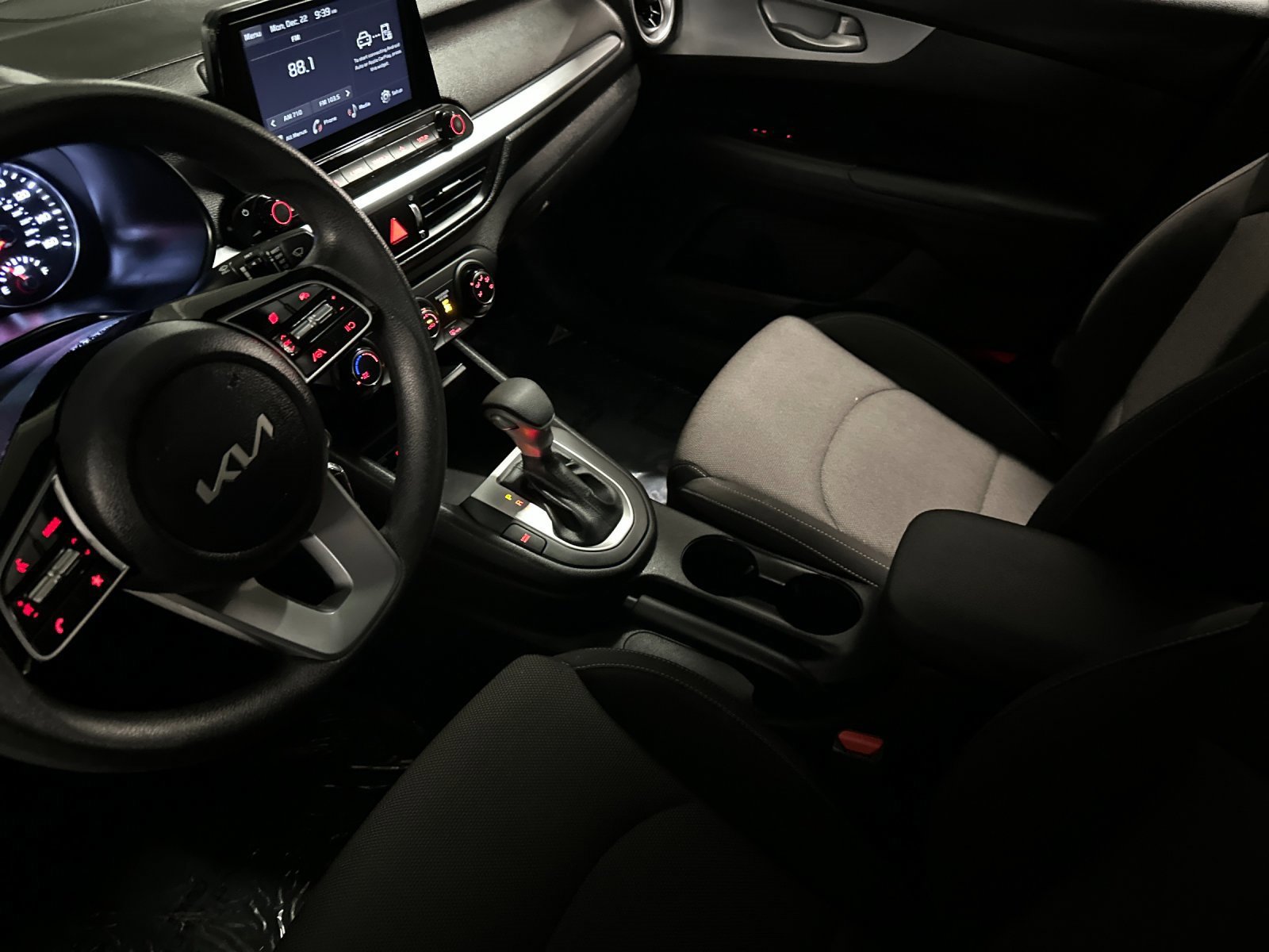 Used 2023 Kia Forte LXS image 9