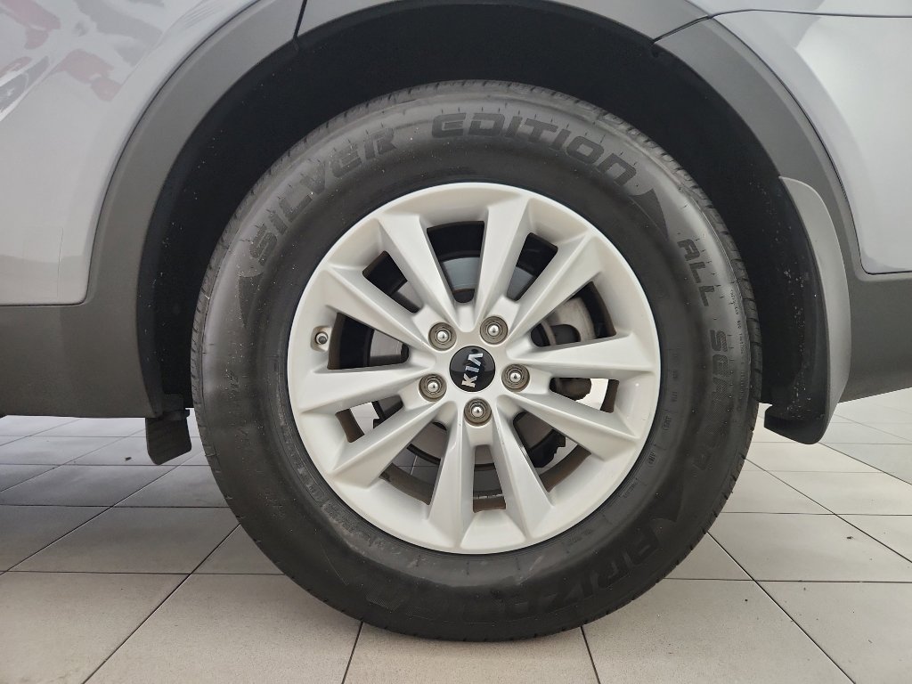 Used 2020 Kia Sorento L FWD image 34