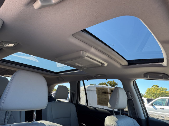 Used 2017 Honda Pilot Elite image 9