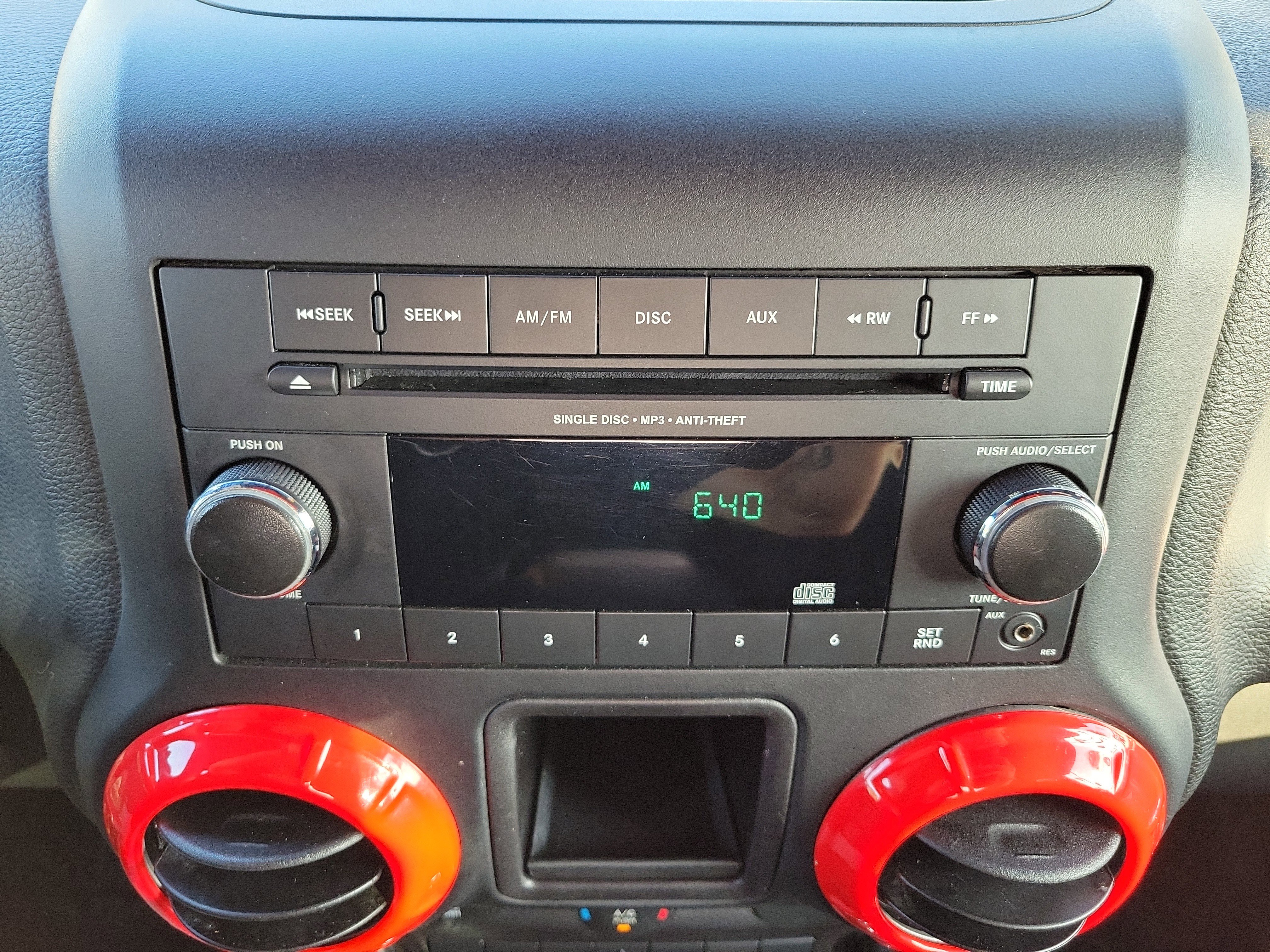 Used 2018 Jeep Wrangler Unlimited Sport w/ Connectivity Group image 25