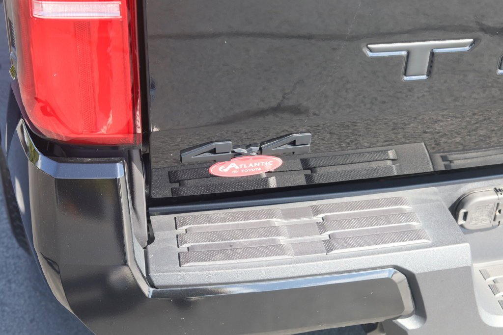 Used 2025 Toyota Tacoma TRD Sport AWD/4WD image 28