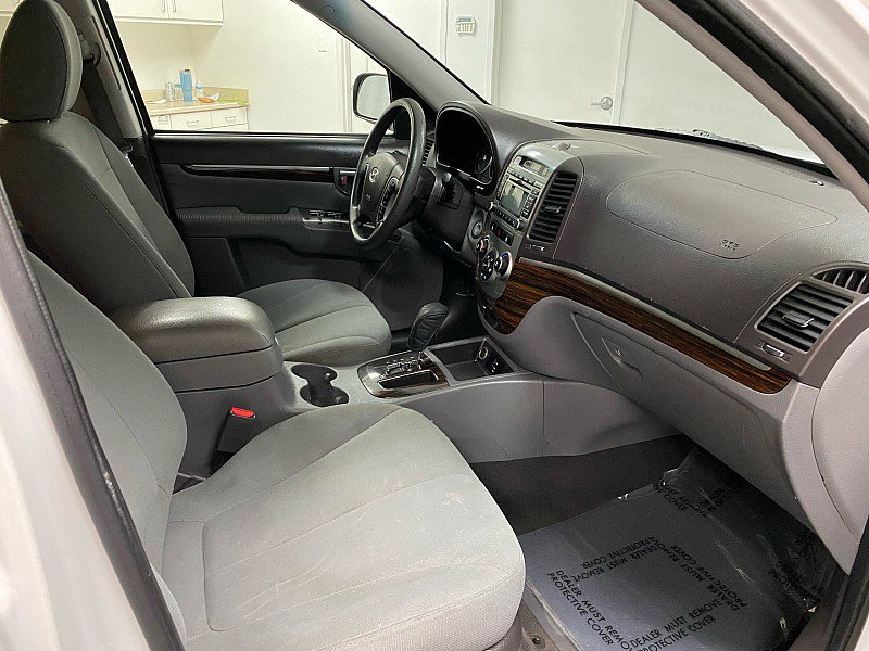 Used 2012 Hyundai Santa Fe GLS image 15