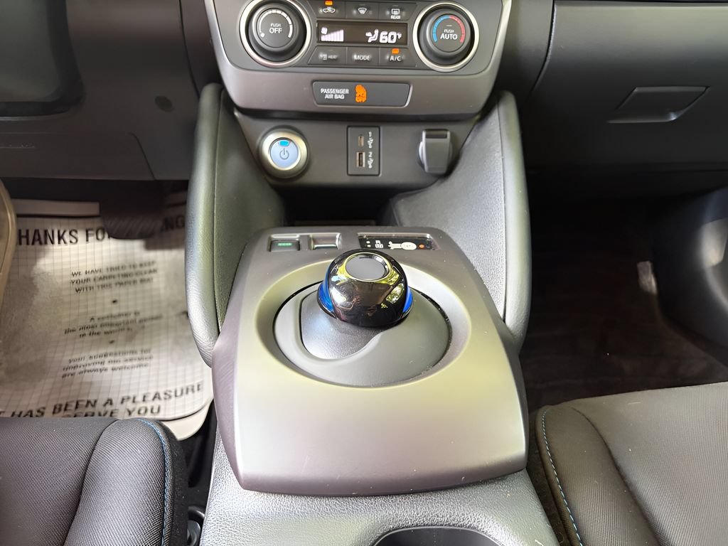 Used 2025 Nissan Leaf S FWD image 21