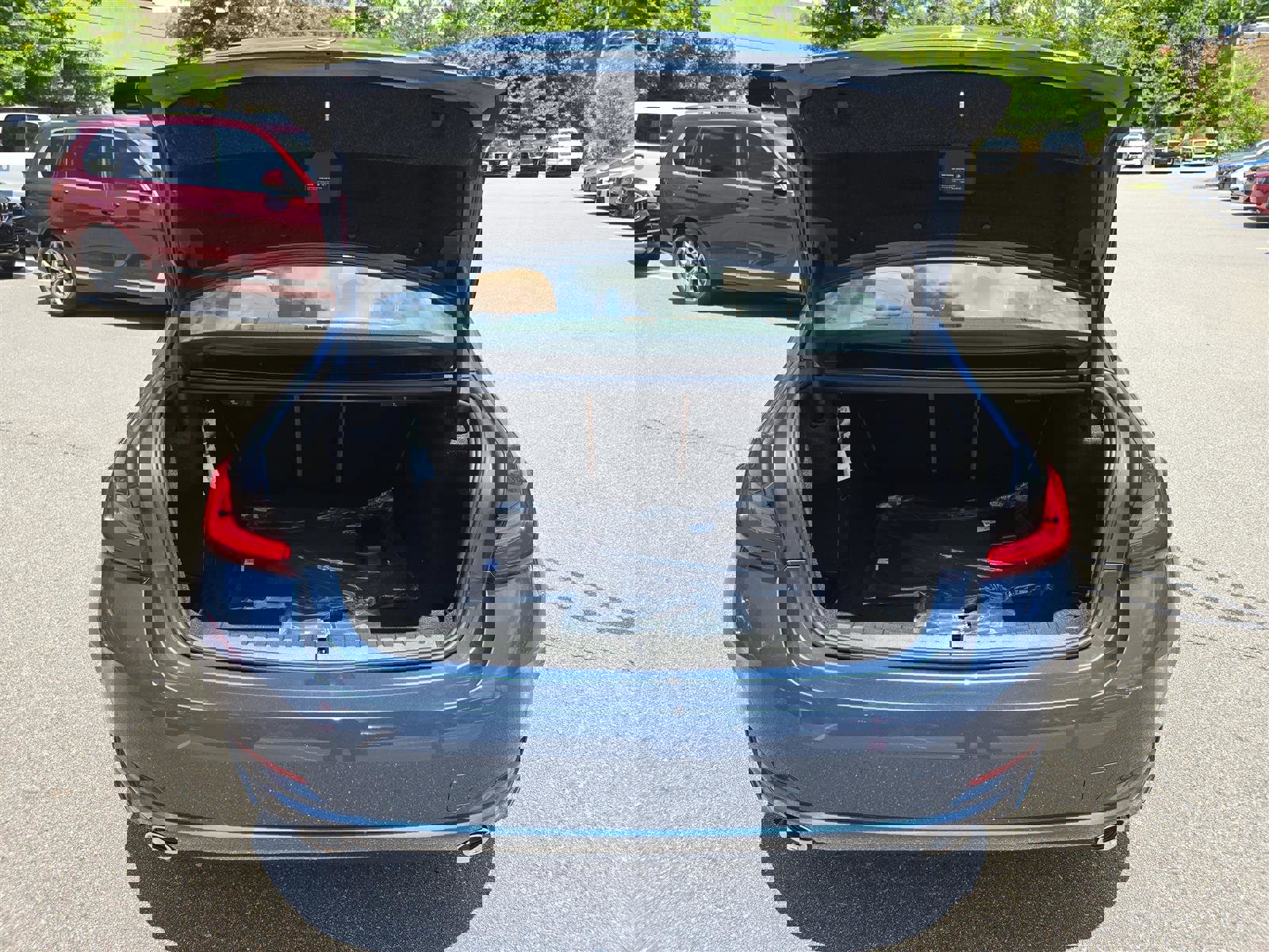 New 2025 BMW 330i xDrive Sedan w/ Convenience Package image 5