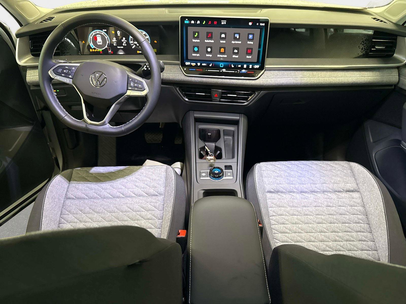 New 2026 Volkswagen Tiguan S image 17