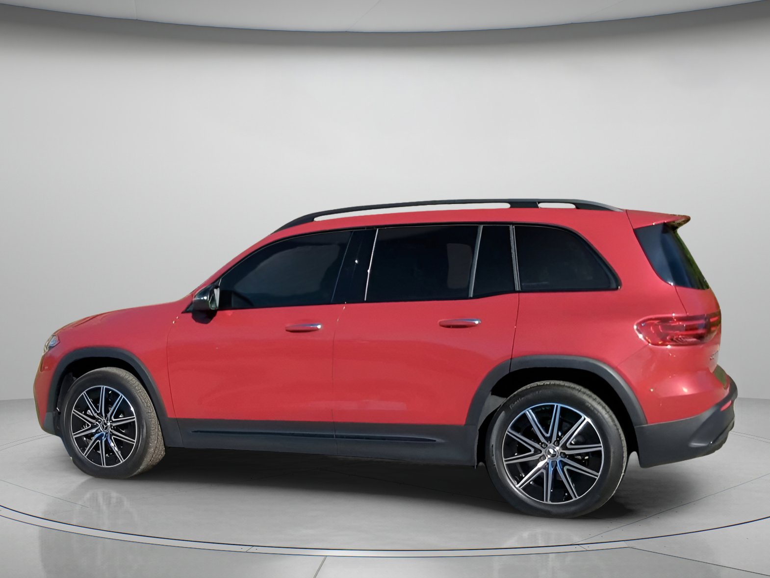 Used 2024 Mercedes-Benz EQB 300 4MATIC image 17