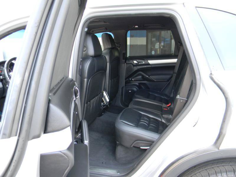 Used 2014 Porsche Cayenne S AWD/4WD image 12