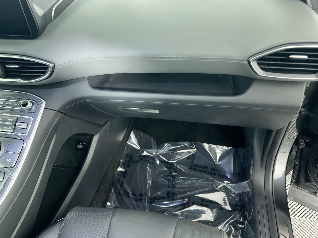 Used 2021 Hyundai Santa Fe SEL w/ Convenience + Premium Package FWD image 21