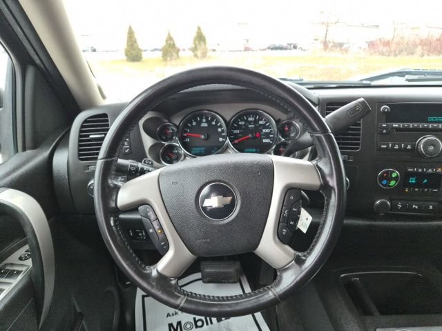 Used 2010 Chevrolet Silverado 2500 LT w/ Interior Plus Package AWD/4WD image 15
