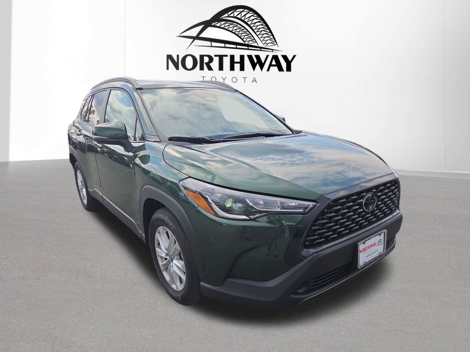Used 2023 Toyota Corolla Cross LE w/ Moonroof Package