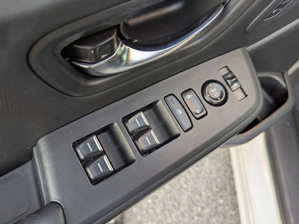 Used 2025 Honda Pilot Touring image 17