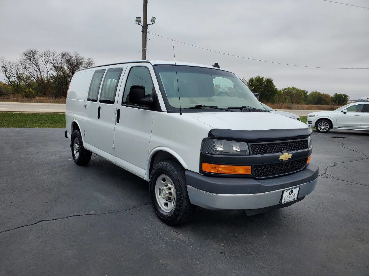 Used 2018 Chevrolet Express 2500 w/ Driver Convenience Package image 5