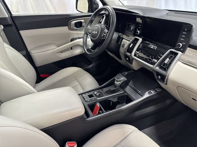 Used 2023 Kia Sorento EX w/ Panoramic Sunroof Package FWD image 30