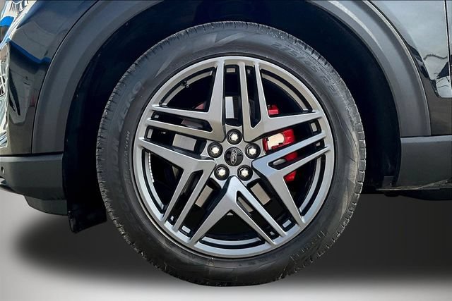 Used 2025 Ford Explorer ST AWD/4WD image 33