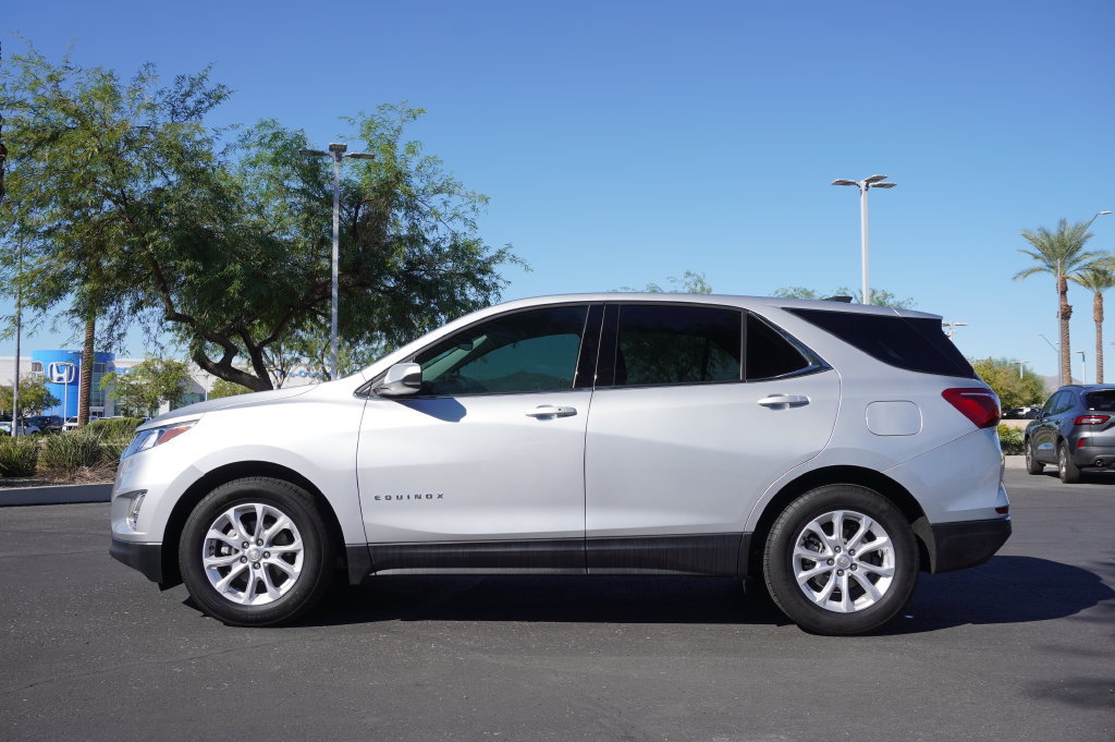 Used 2020 Chevrolet Equinox LT FWD image 2