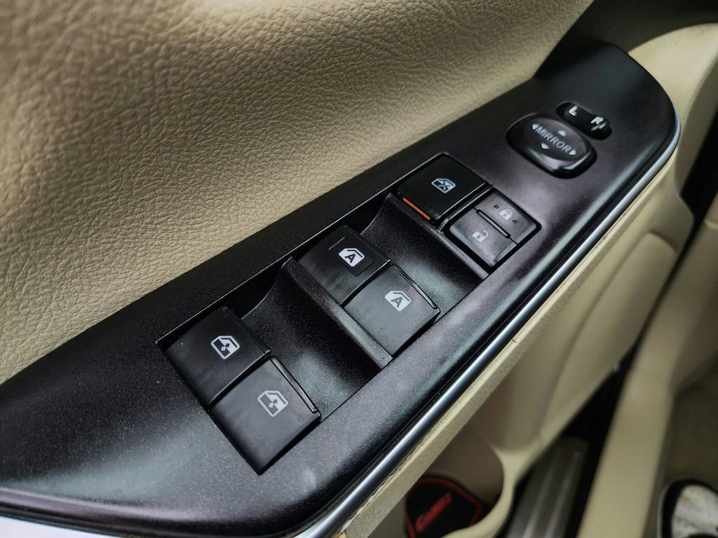 Used 2017 Toyota Camry LE image 25