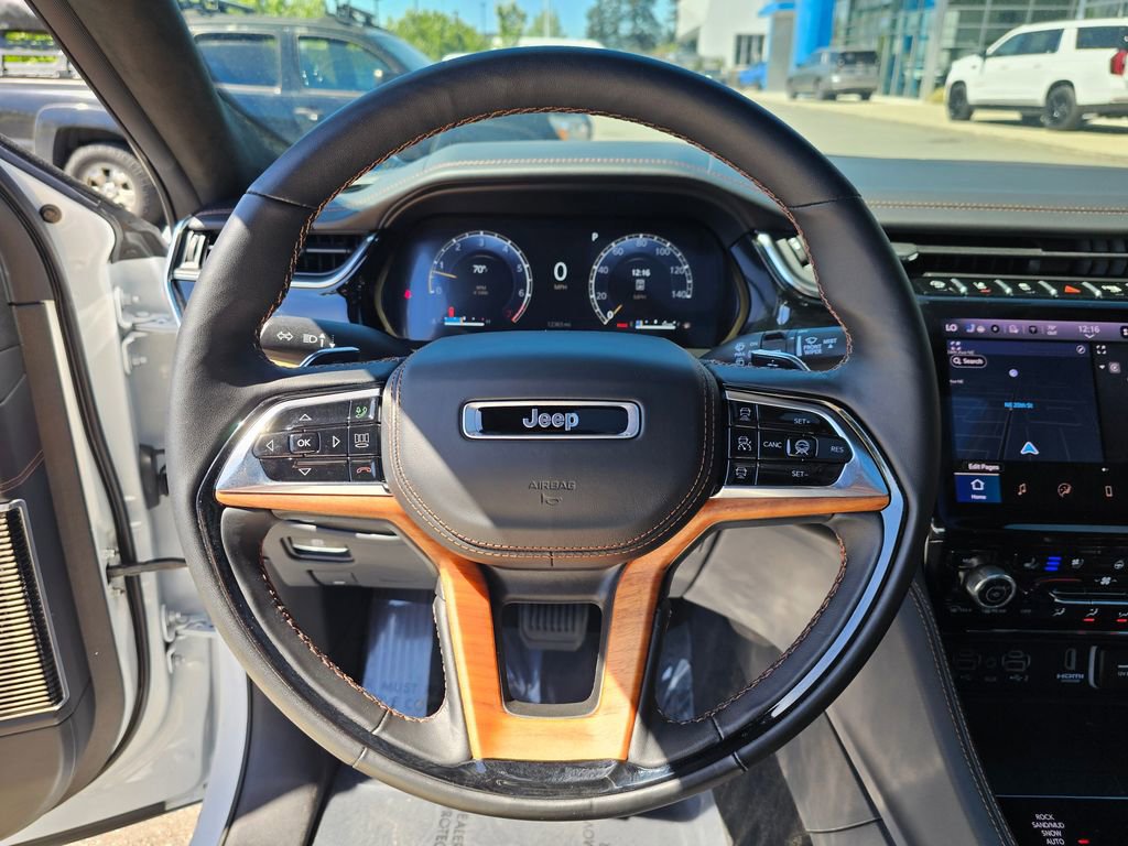 Used 2025 Jeep Grand Cherokee L Summit AWD/4WD image 28