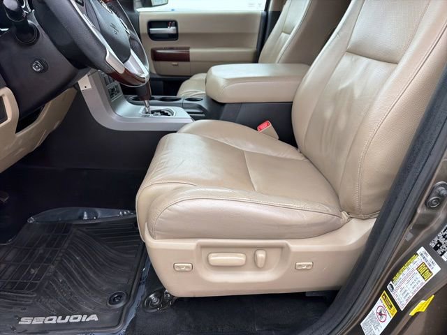 Used 2016 Toyota Sequoia Platinum image 18