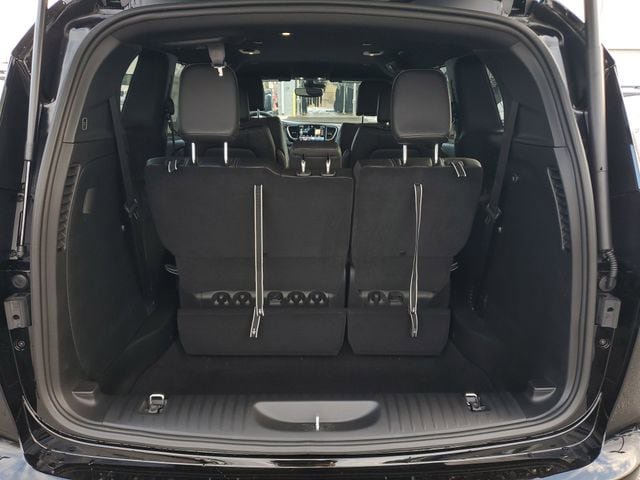 New 2026 Chrysler Pacifica Select w/ S Appearance Package image 8