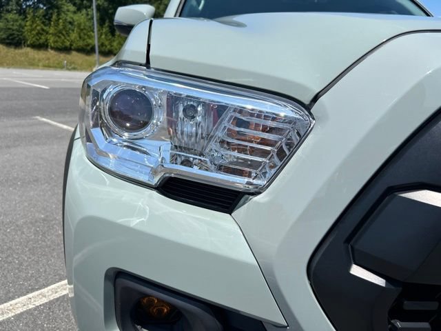Used 2022 Toyota Tacoma SR5 w/ Trail Edition AWD/4WD image 32