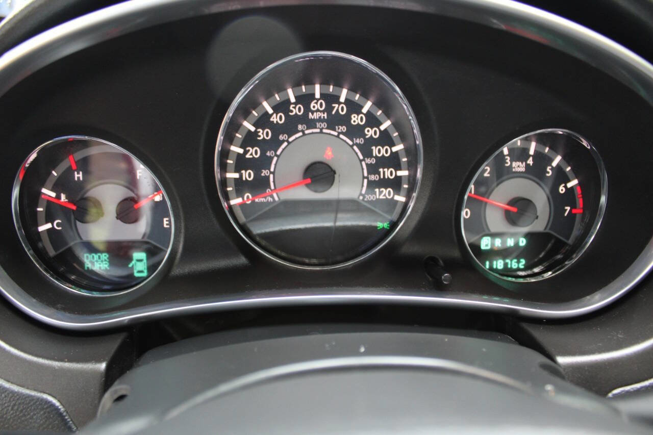 Used 2013 Chrysler 200 Touring image 18