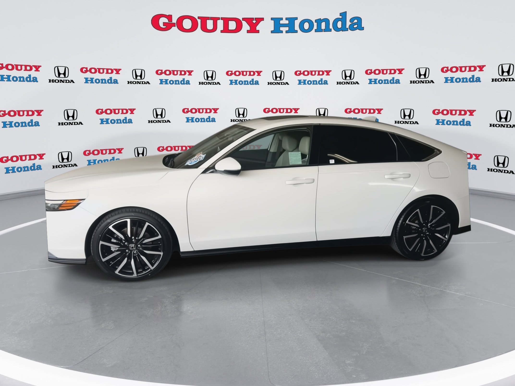 Certified 2023 Honda Accord Touring image 5