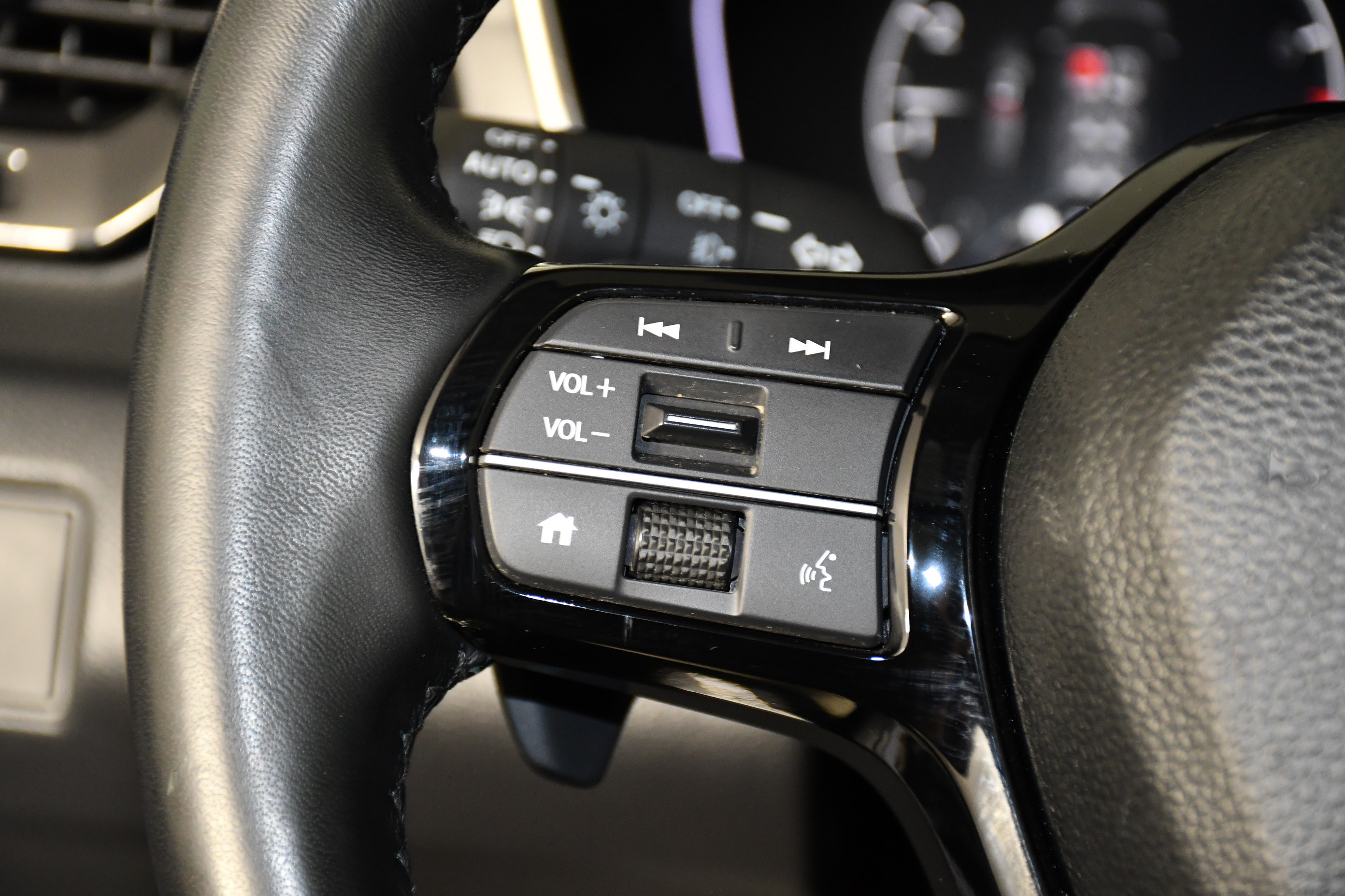 Certified 2025 Honda Pilot Touring image 20