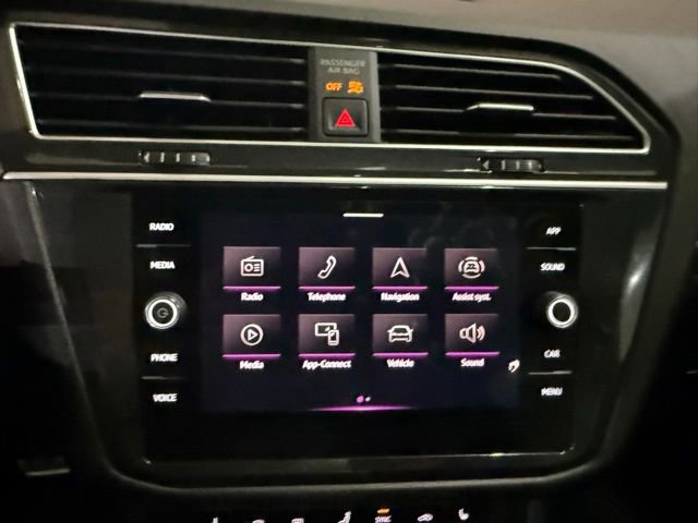 Used 2024 Volkswagen Tiguan SE R-Line image 19