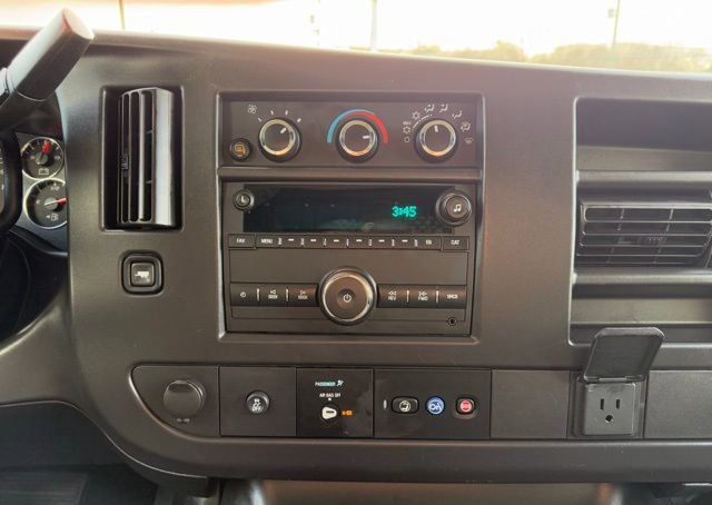 Used 2024 Chevrolet Express 2500 w/ Driver Convenience Package image 17