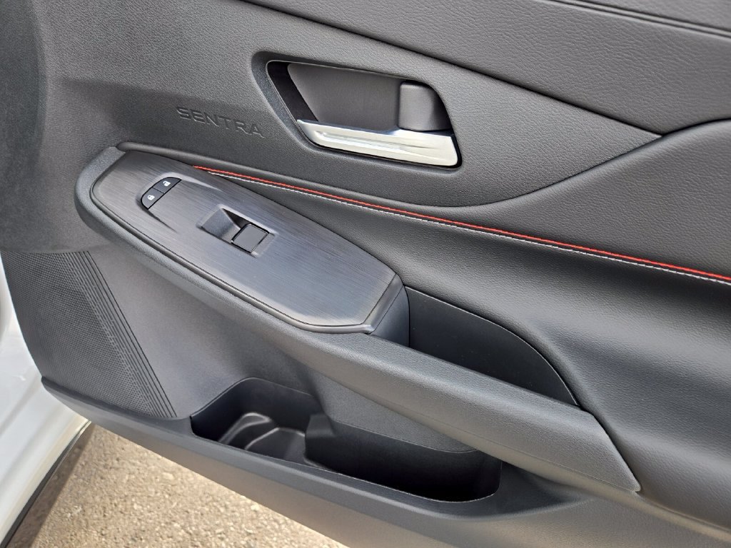 New 2027 Nissan Sentra SR w/ Floor Mat Package FWD image 24