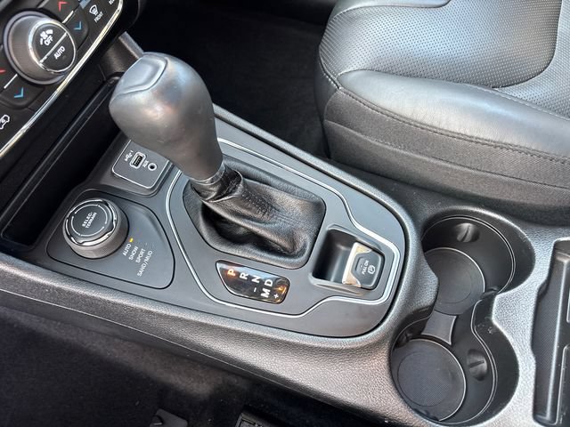 Used 2020 Jeep Cherokee Latitude Lux w/ Comfort/Convenience Group AWD/4WD image 24