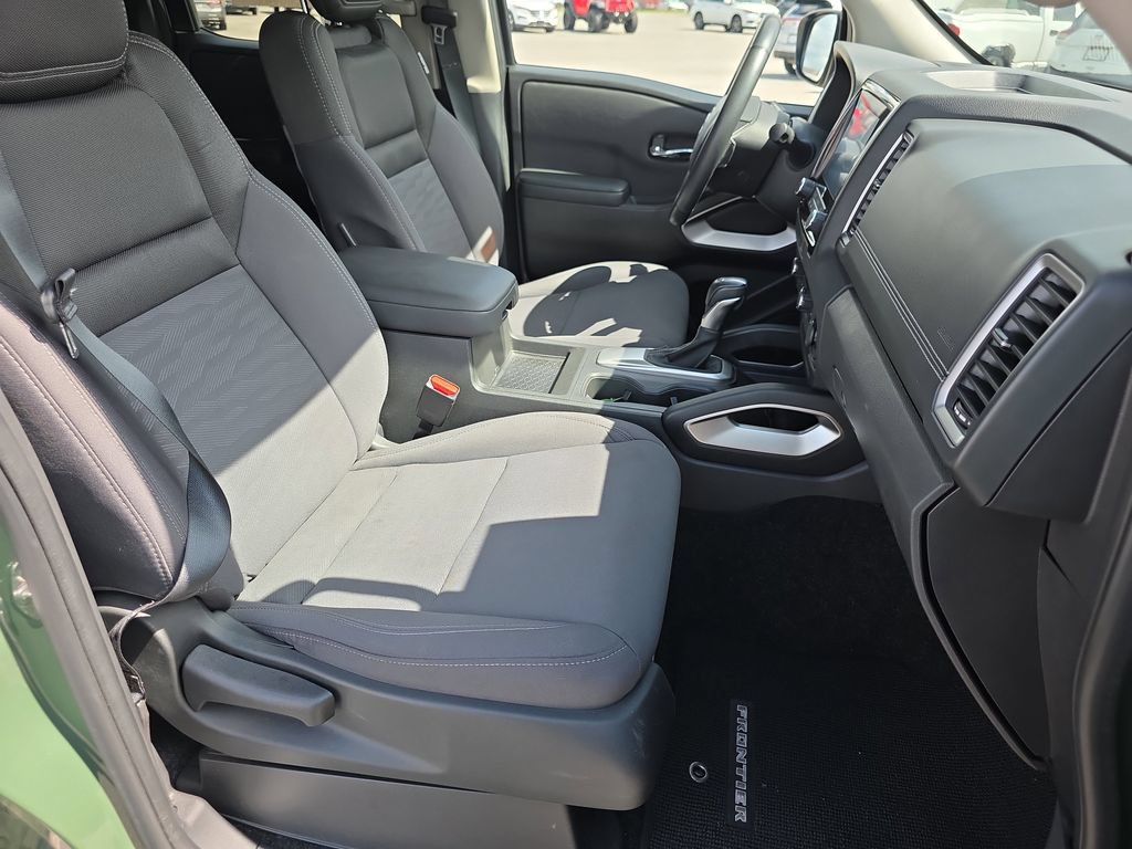 Used 2024 Nissan Frontier SV w/ SV Convenience Package RWD image 35
