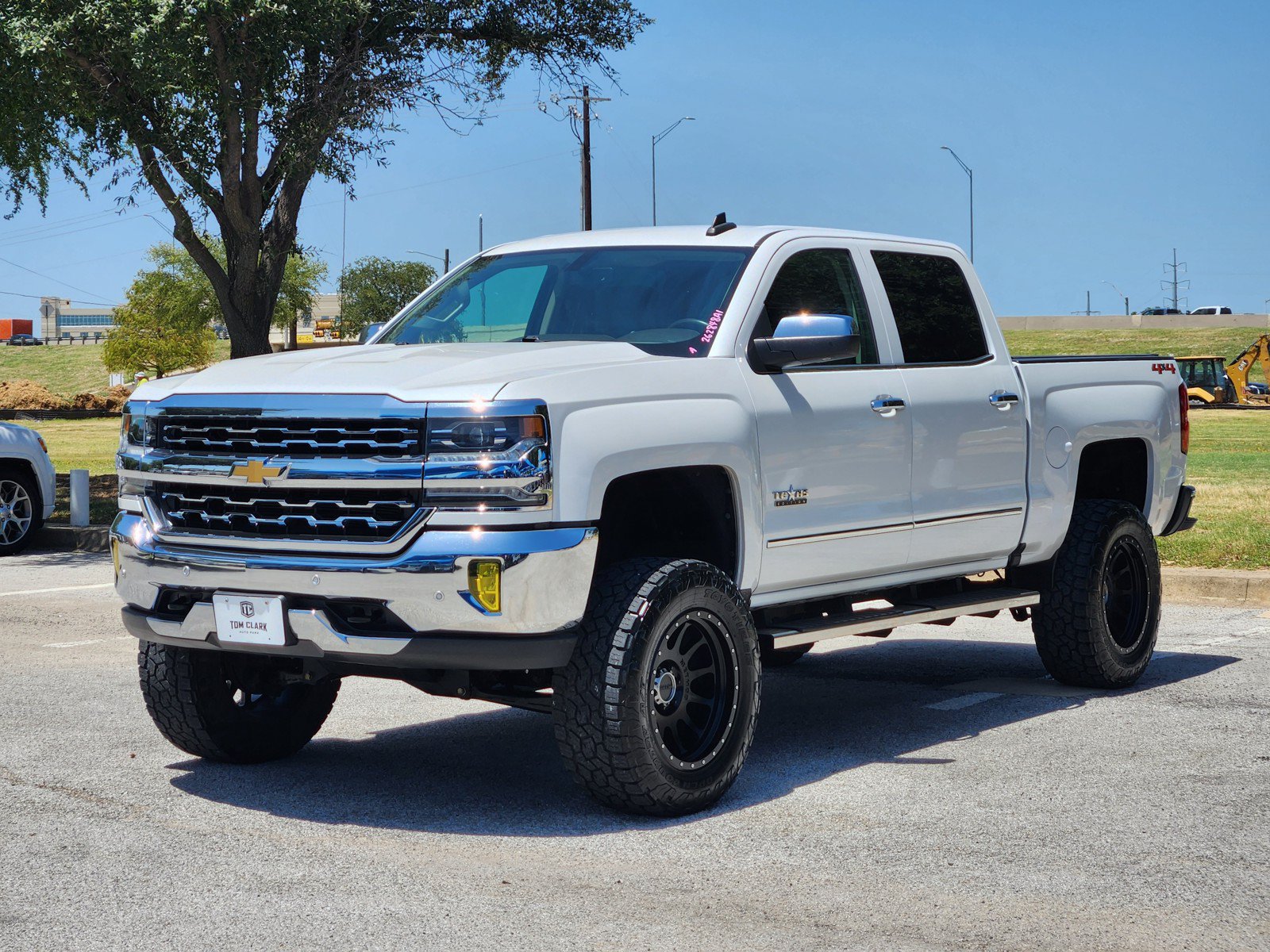 Used 2018 Chevrolet Silverado 1500 LTZ w/ Texas Edition AWD/4WD image 2