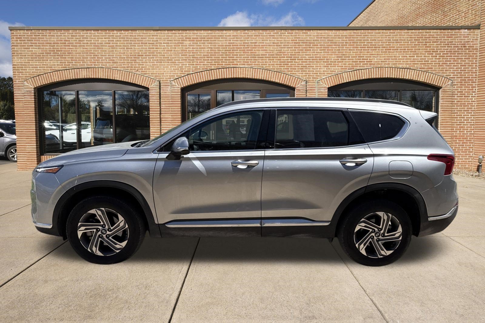 Used 2023 Hyundai Santa Fe SEL w/ Premium Package AWD/4WD image 6