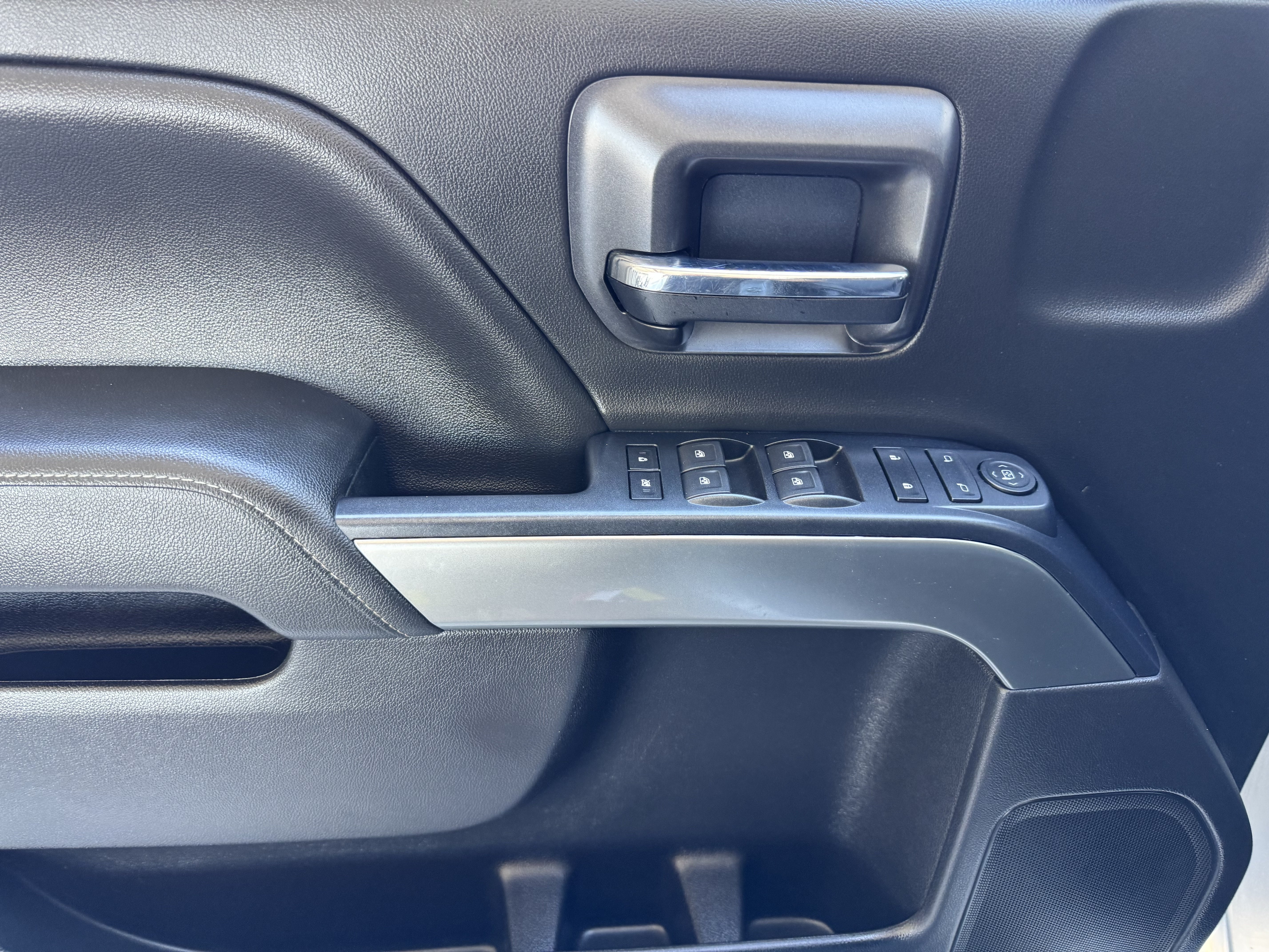 Used 2019 Chevrolet Silverado 1500 LT AWD/4WD image 10