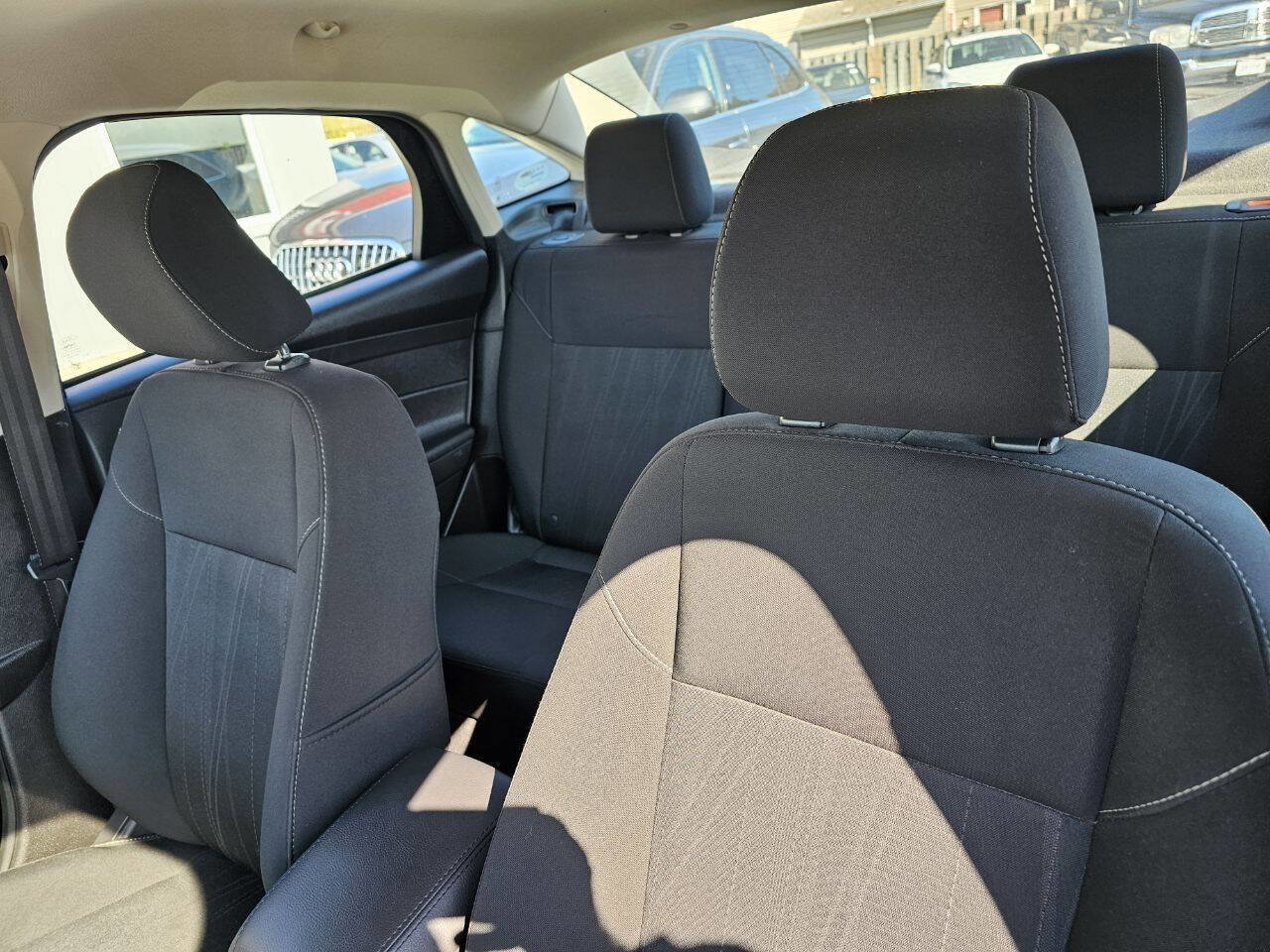 Used 2017 Ford Focus SE w/ Cold Weather Package image 14